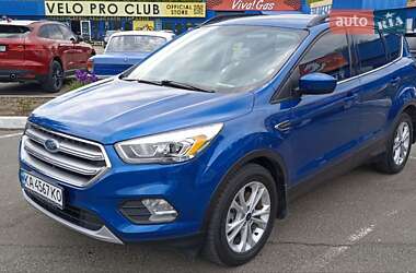 Внедорожник / Кроссовер Ford Escape 2016 в Киеве