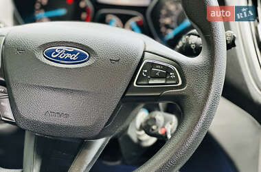 Позашляховик / Кросовер Ford Escape 2018 в 