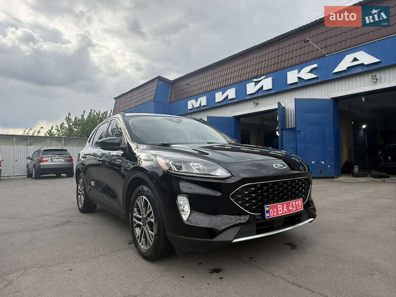Внедорожник / Кроссовер Ford Escape 2020 в 