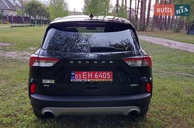 Внедорожник / Кроссовер Ford Escape 2020 в 