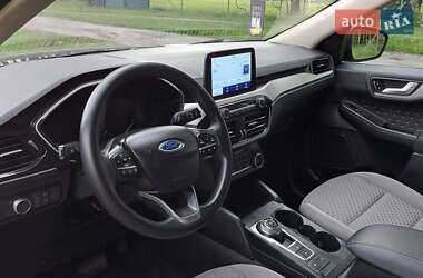 Внедорожник / Кроссовер Ford Escape 2020 в 