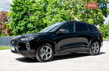 Позашляховик / Кросовер Ford Escape 2023 в 