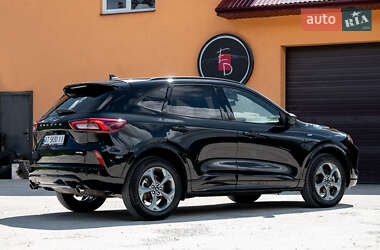 Позашляховик / Кросовер Ford Escape 2023 в 