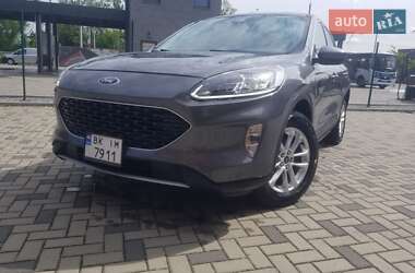 Позашляховик / Кросовер Ford Escape 2021 в 