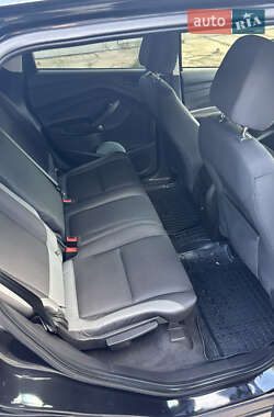Позашляховик / Кросовер Ford Escape 2014 в 