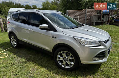 Внедорожник / Кроссовер Ford Escape 2015 в 