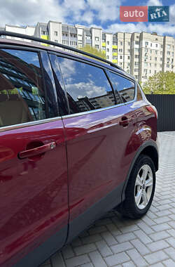Внедорожник / Кроссовер Ford Escape 2015 в 