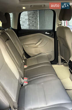 Внедорожник / Кроссовер Ford Escape 2015 в 