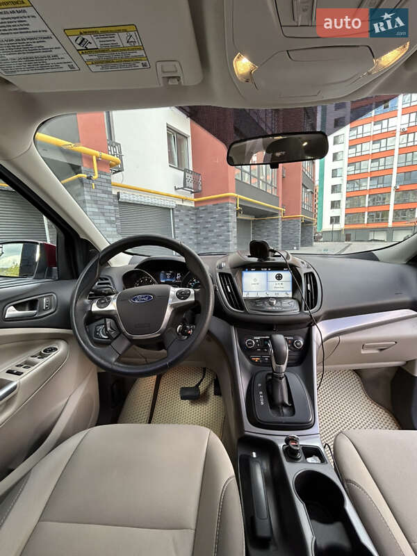 Внедорожник / Кроссовер Ford Escape 2015 в Житомире