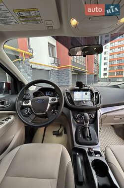 Внедорожник / Кроссовер Ford Escape 2015 в 
