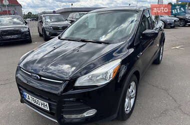Позашляховик / Кросовер Ford Escape 2015 в 