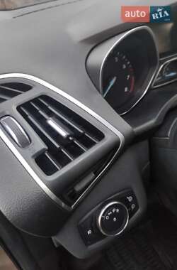 Внедорожник / Кроссовер Ford Escape 2013 в 