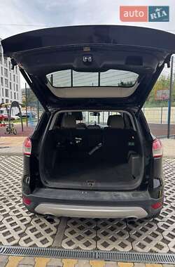 Внедорожник / Кроссовер Ford Escape 2015 в 