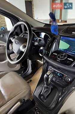 Внедорожник / Кроссовер Ford Escape 2015 в 