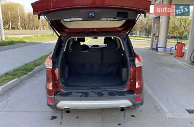 Позашляховик / Кросовер Ford Escape 2013 в 
