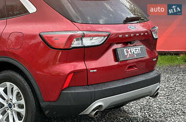 Позашляховик / Кросовер Ford Escape 2020 в 