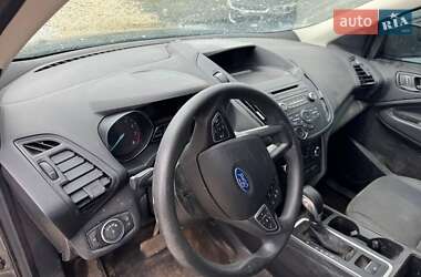 Внедорожник / Кроссовер Ford Escape 2017 в 