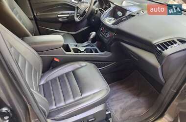 Внедорожник / Кроссовер Ford Escape 2019 в 