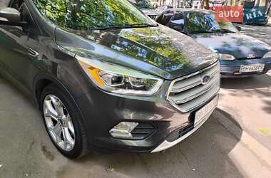 Внедорожник / Кроссовер Ford Escape 2019 в 