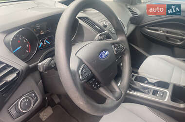 Внедорожник / Кроссовер Ford Escape 2019 в 