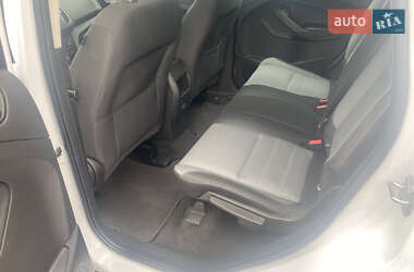 Внедорожник / Кроссовер Ford Escape 2019 в 