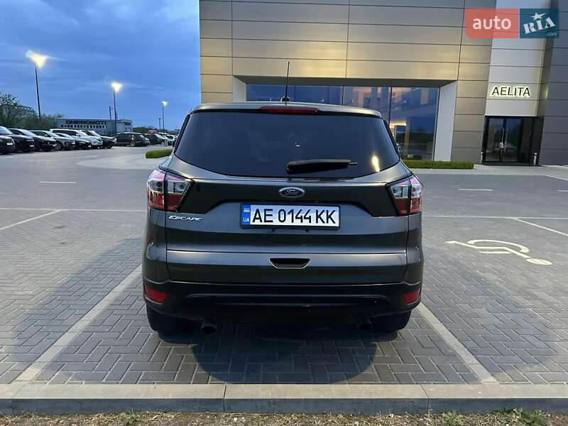 Внедорожник / Кроссовер Ford Escape 2017 в Днепре