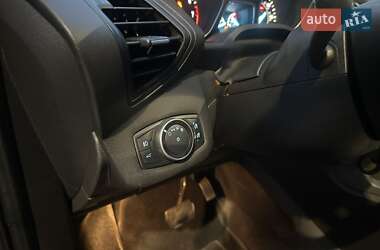Внедорожник / Кроссовер Ford Escape 2017 в 