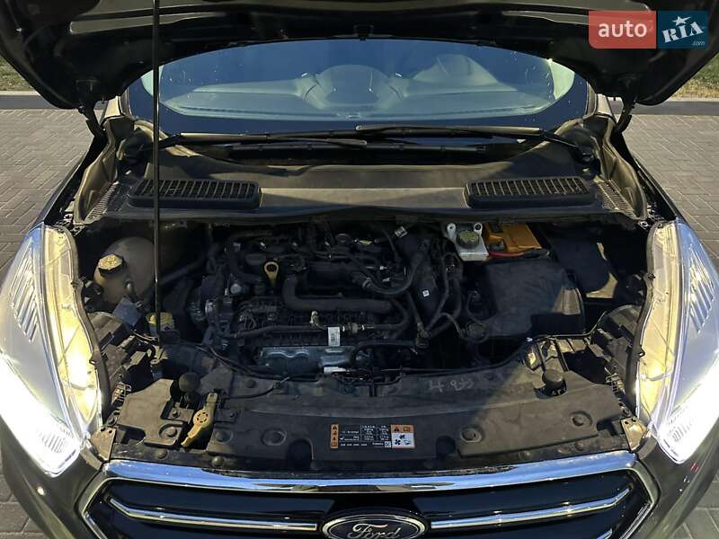 Внедорожник / Кроссовер Ford Escape 2017 в Днепре