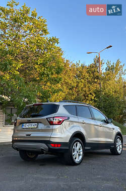 Внедорожник / Кроссовер Ford Escape 2017 в 