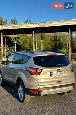 Внедорожник / Кроссовер Ford Escape 2017 в 