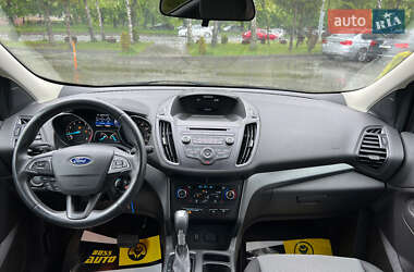 Внедорожник / Кроссовер Ford Escape 2017 в 