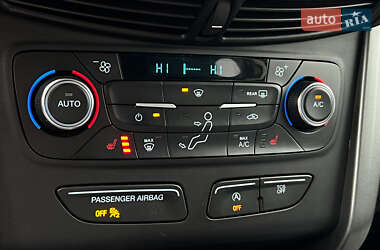 Внедорожник / Кроссовер Ford Escape 2017 в 