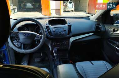 Внедорожник / Кроссовер Ford Escape 2017 в 