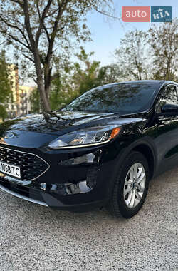Позашляховик / Кросовер Ford Escape 2021 в Львові