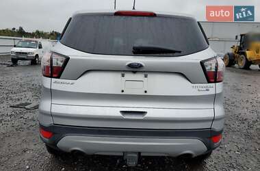 Позашляховик / Кросовер Ford Escape 2018 в 