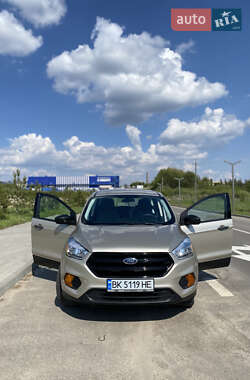 Внедорожник / Кроссовер Ford Escape 2017 в 