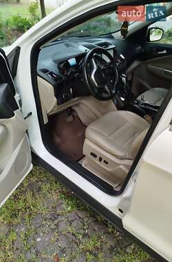Внедорожник / Кроссовер Ford Escape 2014 в 