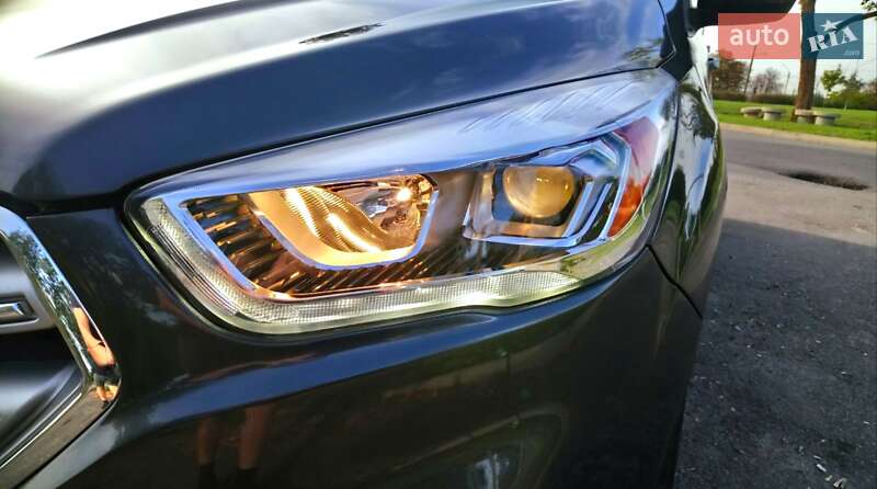 Внедорожник / Кроссовер Ford Escape 2016 в Кривом Роге