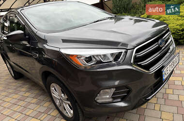 Позашляховик / Кросовер Ford Escape 2019 в 