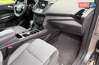 Позашляховик / Кросовер Ford Escape 2019 в 