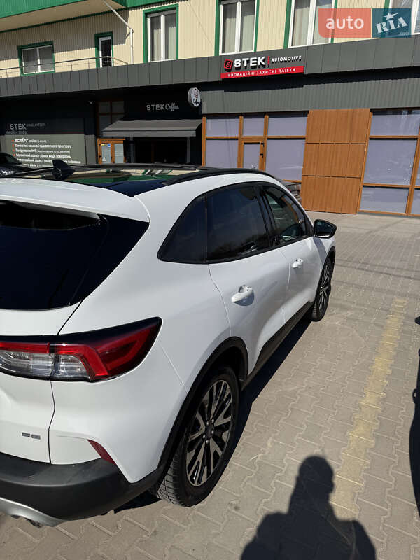 Внедорожник / Кроссовер Ford Escape 2020 в Хмельницком