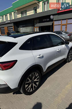 Внедорожник / Кроссовер Ford Escape 2020 в 