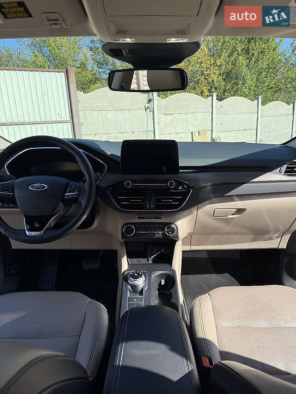 Внедорожник / Кроссовер Ford Escape 2020 в Киеве