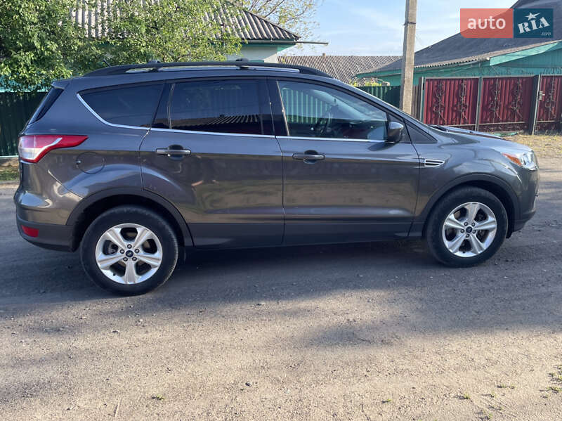 Внедорожник / Кроссовер Ford Escape 2016 в Гайвороне