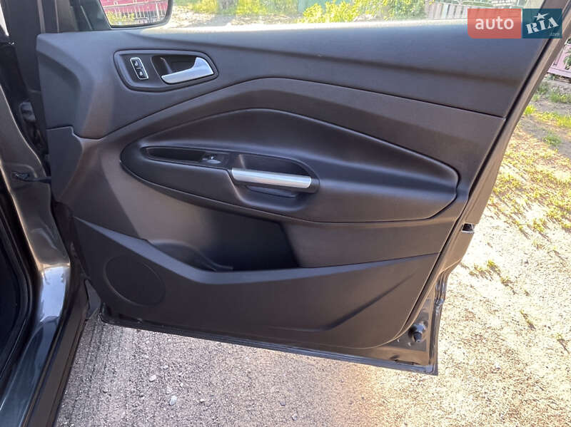 Внедорожник / Кроссовер Ford Escape 2016 в Гайвороне