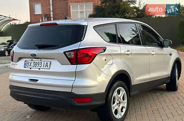 Внедорожник / Кроссовер Ford Escape 2019 в 
