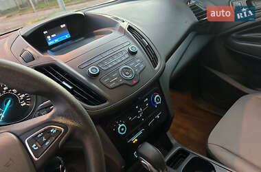 Внедорожник / Кроссовер Ford Escape 2019 в 