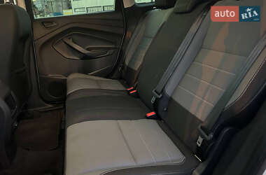 Внедорожник / Кроссовер Ford Escape 2019 в 