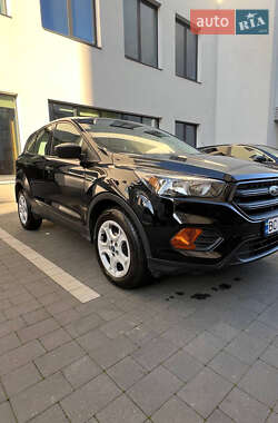 Внедорожник / Кроссовер Ford Escape 2018 в 