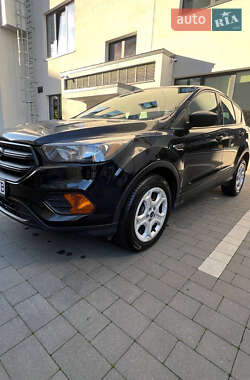 Внедорожник / Кроссовер Ford Escape 2018 в 